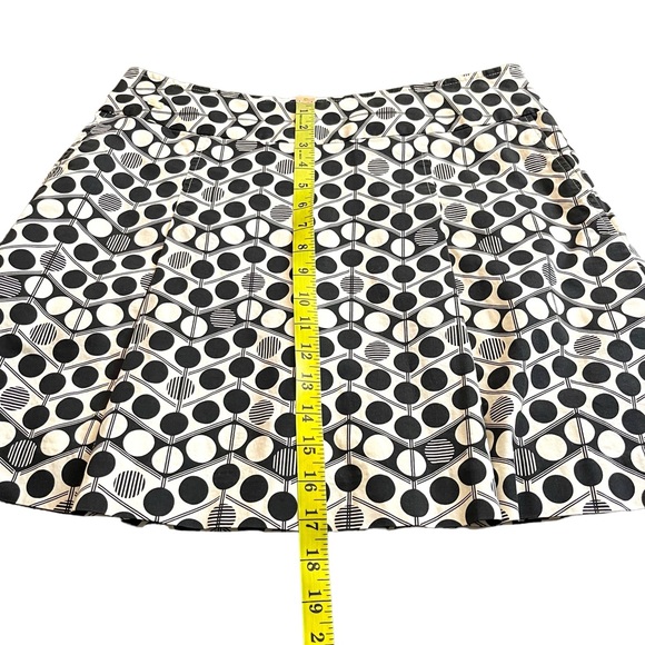 NWOT LizGolf Black Cream Geometric Pattern Cotton Stretch Skort (10) - Picture 11 of 13